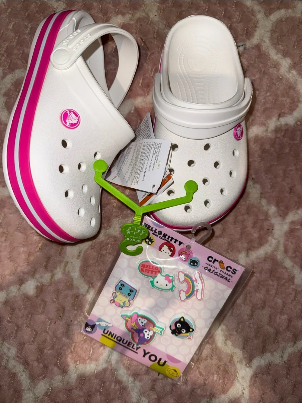 Crocs & Hello Kitty and Friends Sanrio Jibbitz Charms Clogs Girls Sz 2